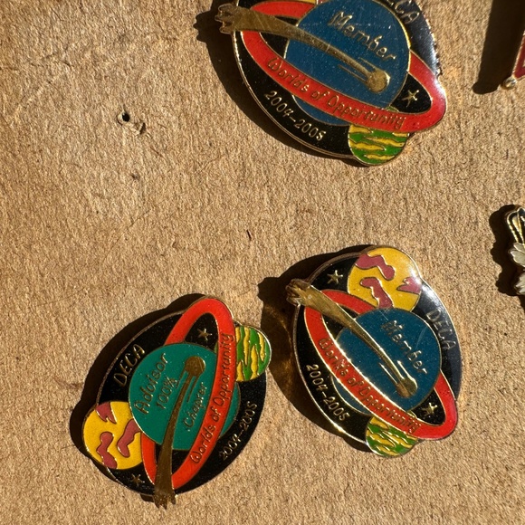 DECA PIN 2004-2005 - Picture 2 of 3